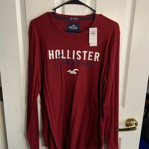 Men’s Hollister M Shirt.
